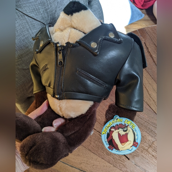 VTG 1992 Taz Tasmanian Devil Plush in Motorcycle Jacket - Picture 4 of 7
